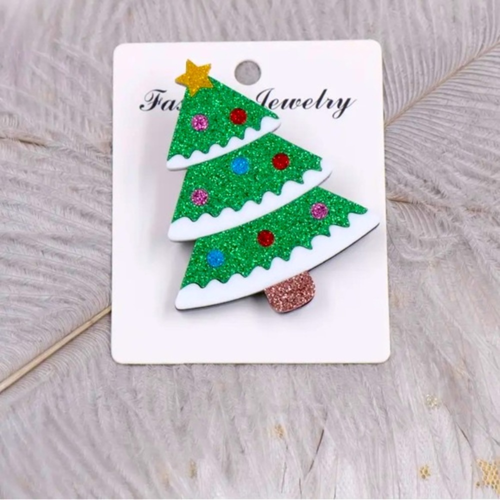 NWT Christmas Tree Brooch Pin
